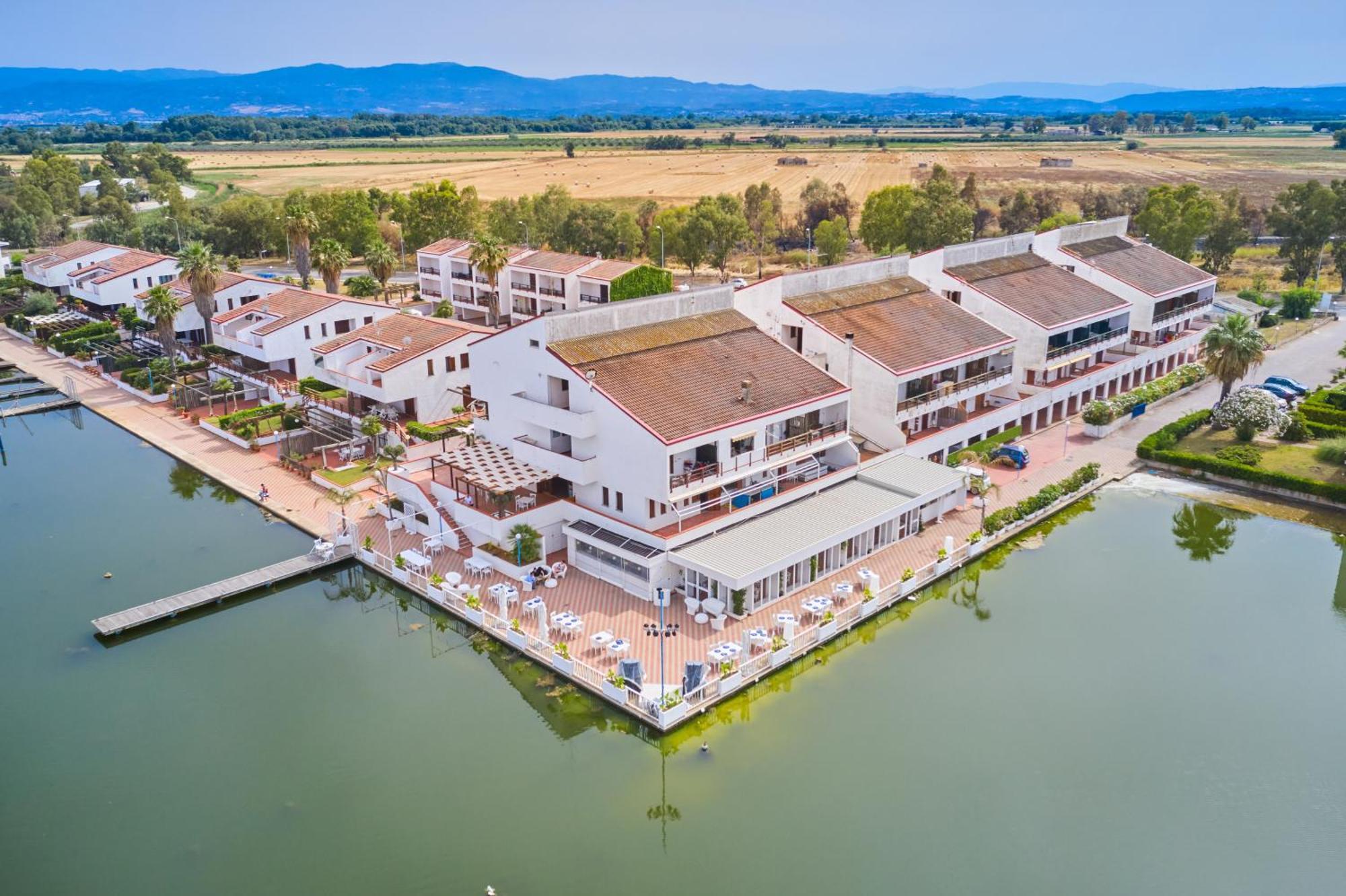 Aparthotel Casa Vacanze Lux By White I Casoni Exterior foto